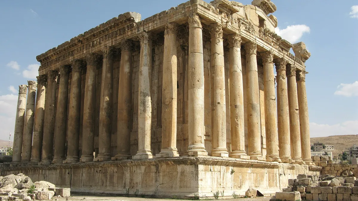 Le temple de Bacchus à Baalbek et ses colonnes
