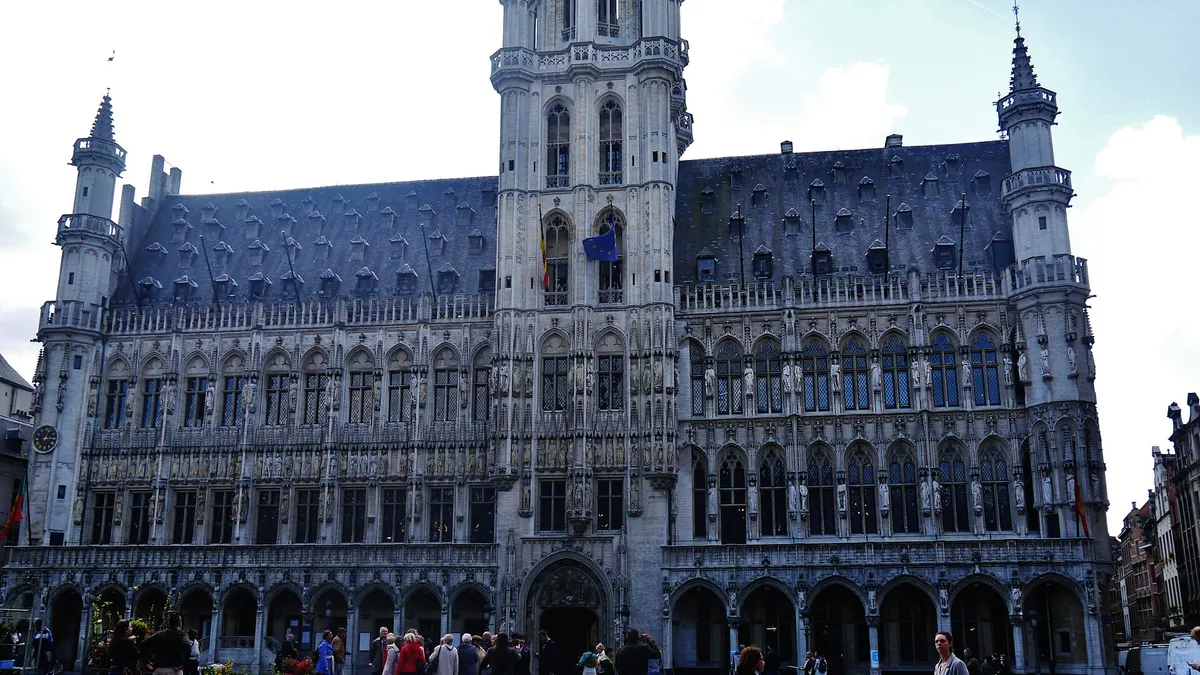 L'hôtel de ville sur la Grand-Place de Bruxelles