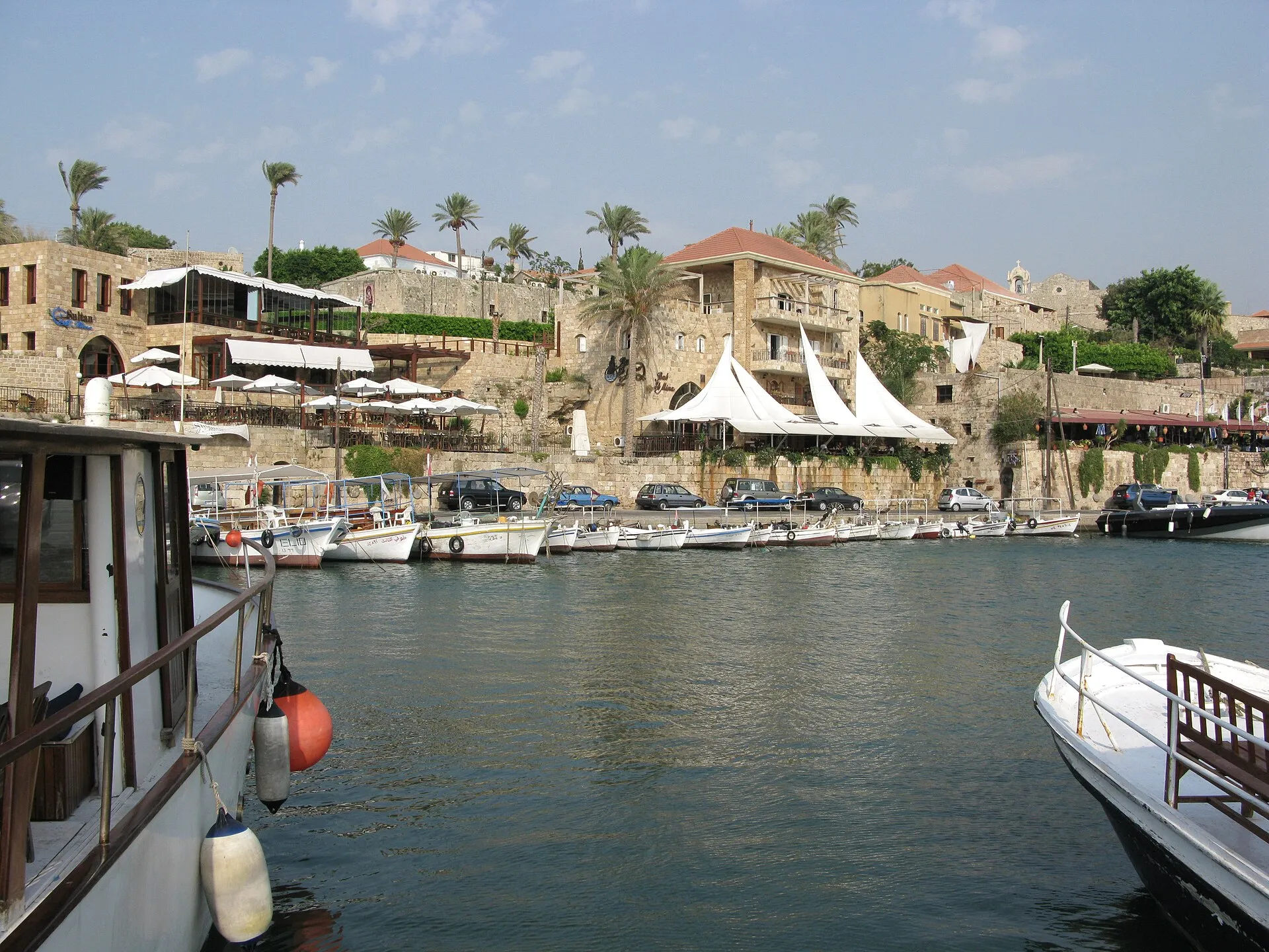 Le vieux port de Byblos et ses maisons de pierre