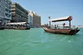 Des abras, bateaux traditionnels, sur la crique de Dubaï