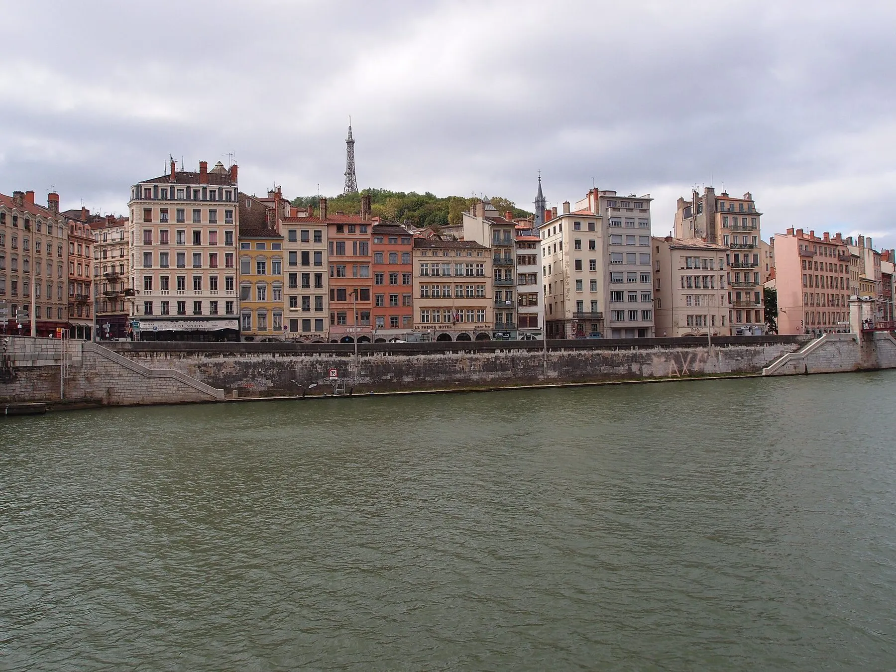 Façades colorées au bord de la Saône, à Lyon