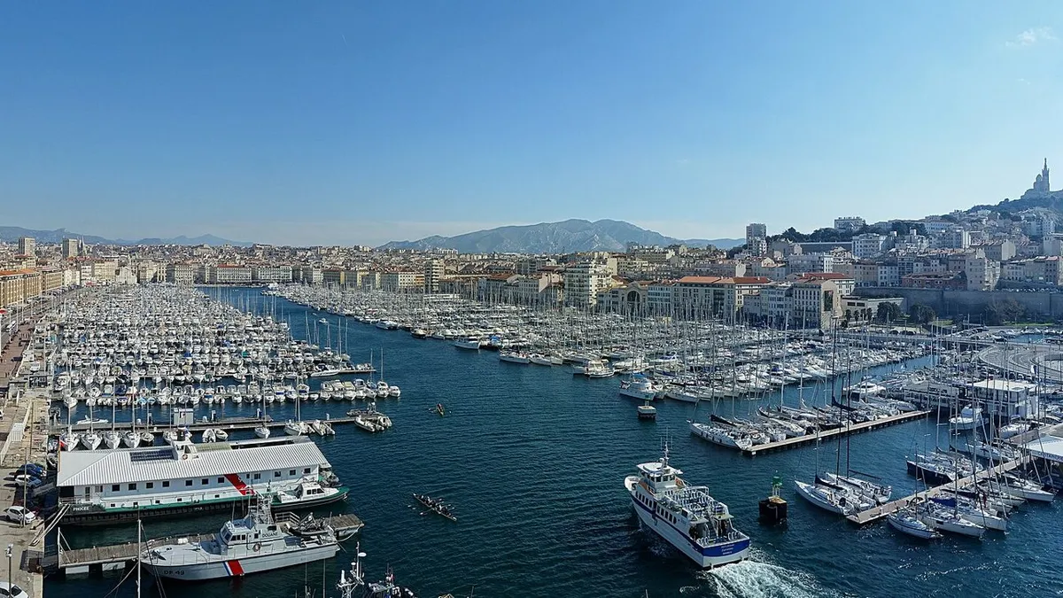 Le Vieux-Port de Marseille et Notre-Dame-de-la-Garde