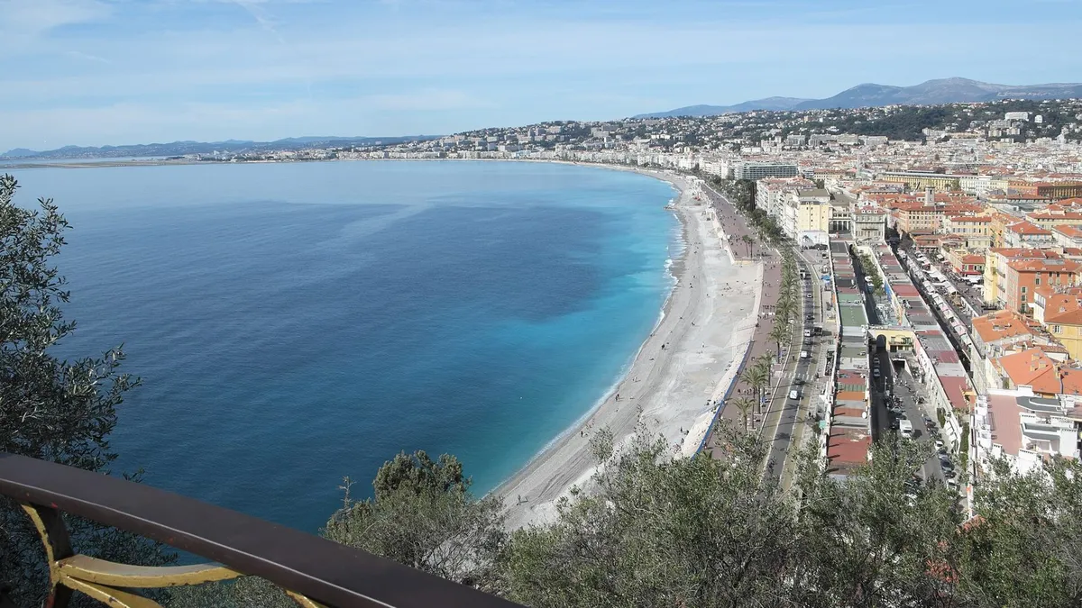 La baie des Anges et la promenade des Anglais à Nice