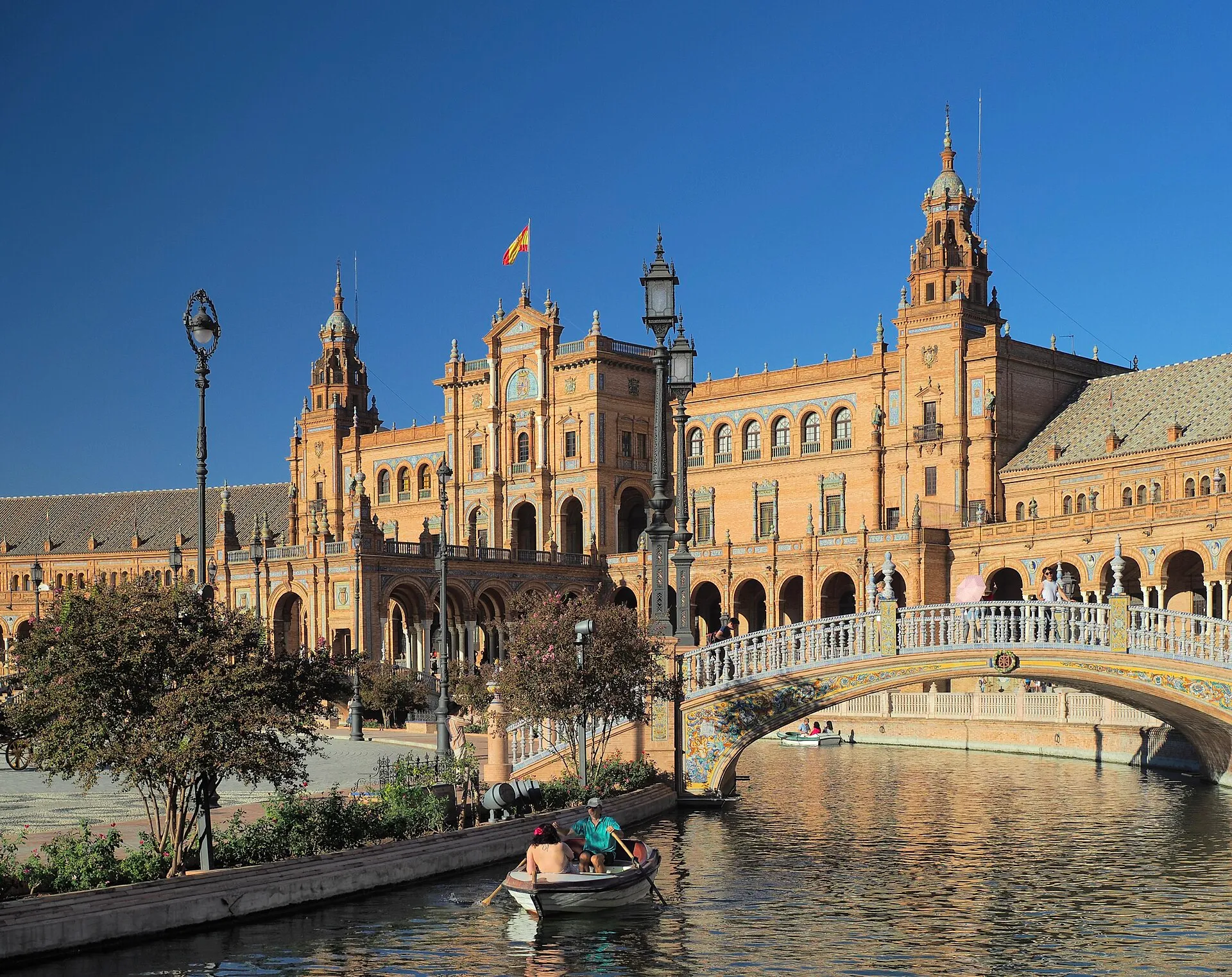 La Plaza de España à Séville et ses canaux