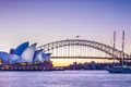 L'opéra de Sydney et le Harbour Bridge au crépuscule